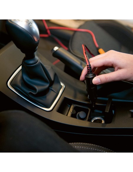 Conector con toma de mechero